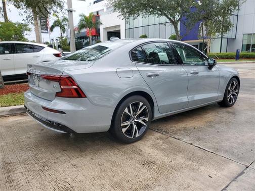 2025 Volvo S60 B5 Core