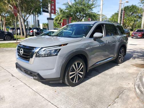 Boulder Gray Metallic 2025 Nissan Pathfinder Platinum