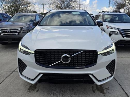 2025 Volvo XC60 B5 Core