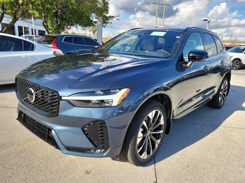 2026 Volvo XC60 B5 Plus