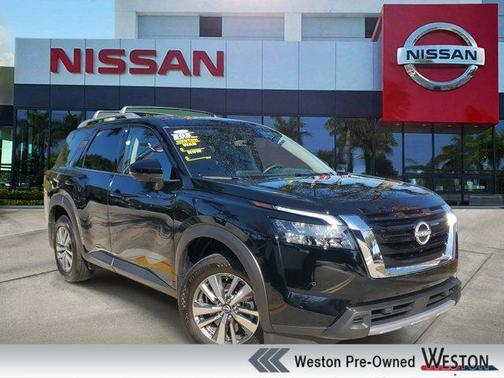 2025 Nissan Pathfinder SL