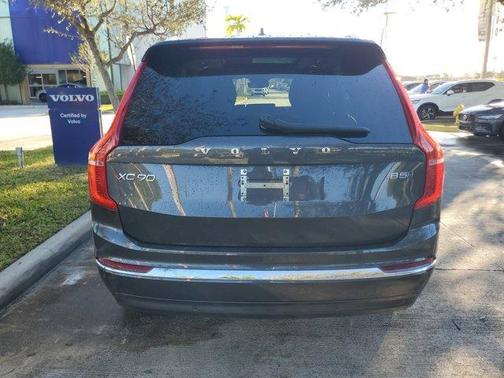 2023 Volvo XC90 B5 Plus