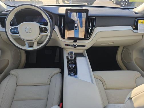 Crystal White 2026 Volvo XC60 B5 Ultra