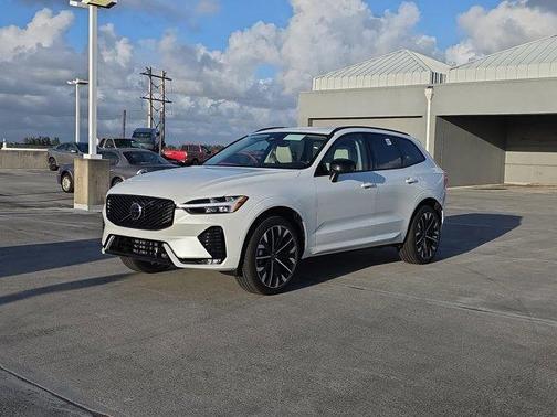 2026 Volvo XC60 B5 Ultra