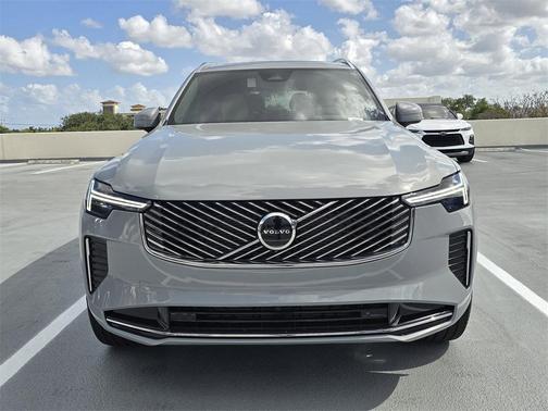 2025 Volvo XC90 B6 Ultra