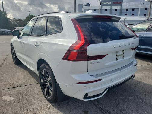 2026 Volvo XC60 B5 Plus