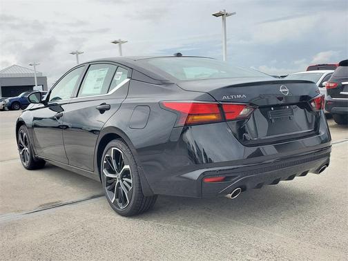 2025 Nissan Altima SR