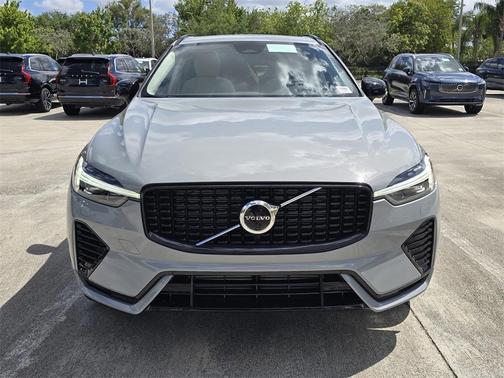 2025 Volvo XC60 Plug-In Hybrid T8 Plus