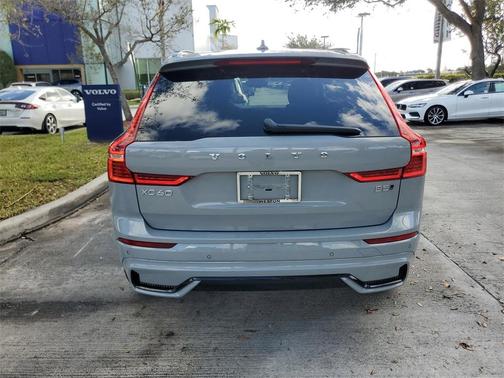 2025 Volvo XC60 B5 Plus