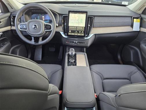 2025 Volvo XC90 B6 Plus 7-Seater