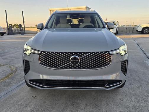 2025 Volvo XC90 B6 Plus 7-Seater