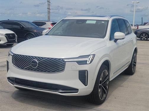 2026 Volvo XC90 B5 Plus 7-Seater