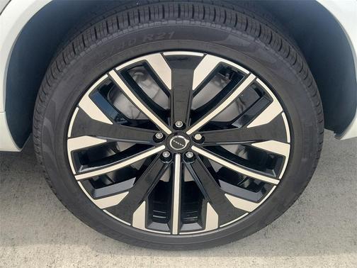 2026 Volvo XC90 B5 Plus 7-Seater