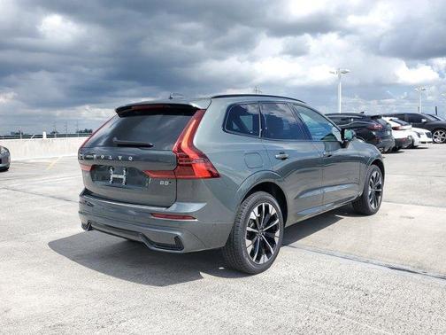 2026 Volvo XC60 B5 Plus