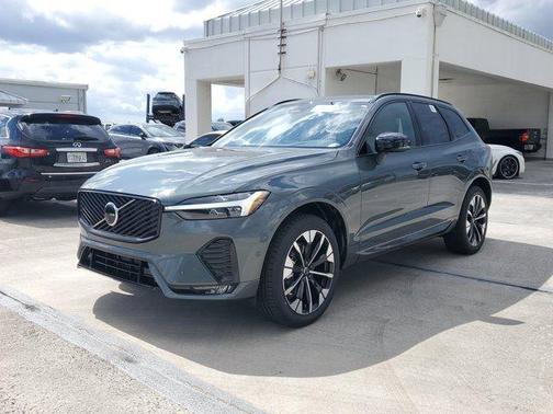 2026 Volvo XC60 B5 Plus