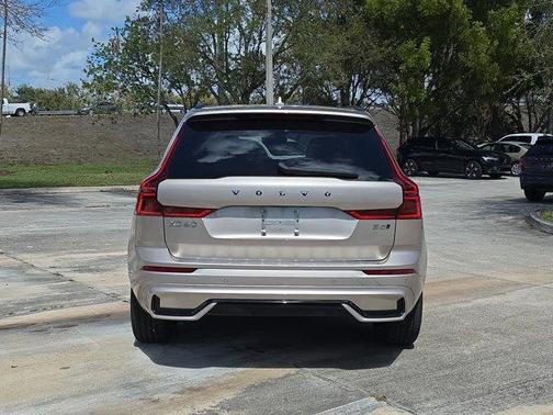 2026 Volvo XC60 B5 Plus
