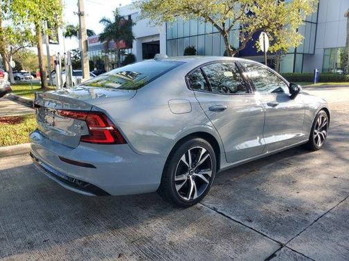 2025 Volvo S60 B5 Core