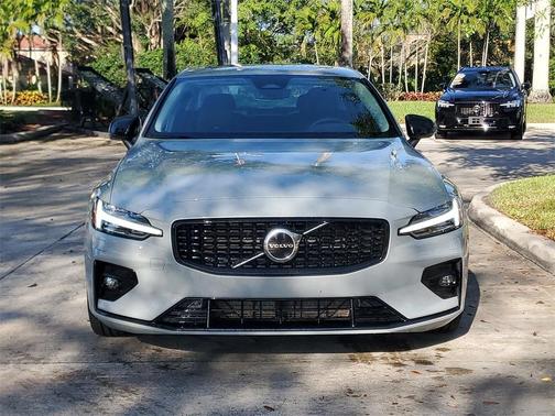 2025 Volvo S60 B5 Core