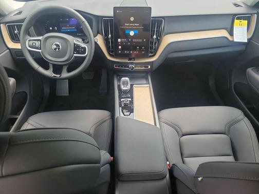 Crystal White 2026 Volvo XC60 B5 Core