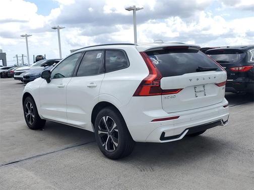 2026 Volvo XC60 B5 Core