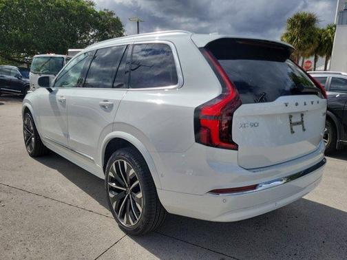 2026 Volvo XC90 B6 Plus 7-Seater