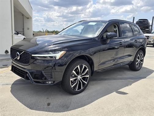 2025 Volvo XC60 B5 Plus