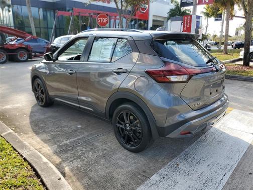 2023 Nissan Kicks SR
