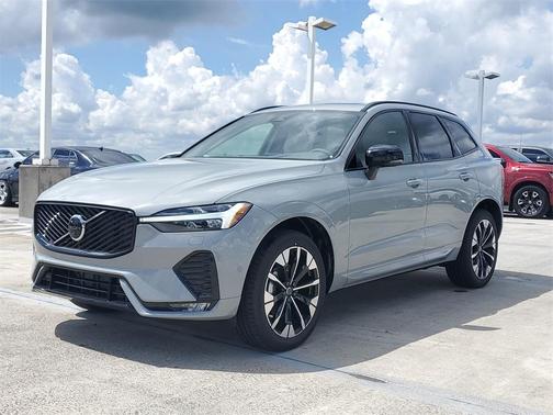2026 Volvo XC60 B5 Plus