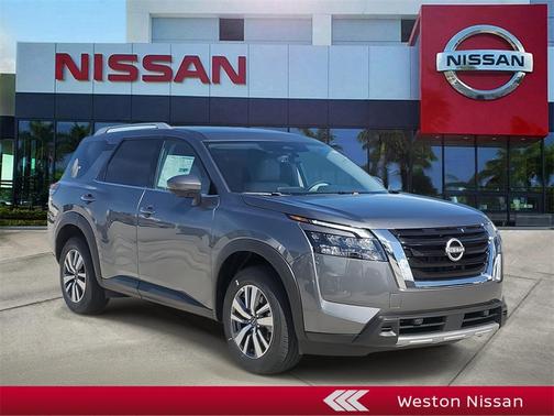 2025 Nissan Pathfinder SL