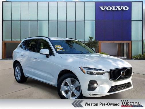2022 Volvo XC60 B5 Momentum
