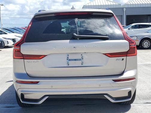 2026 Volvo XC60 B5 Core