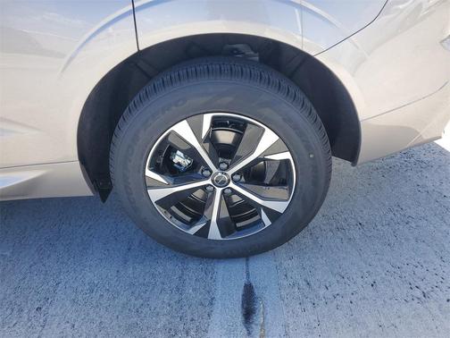 2026 Volvo XC60 B5 Core