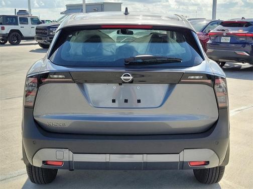 2025 Nissan Kicks S