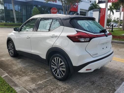2022 Nissan Kicks SV
