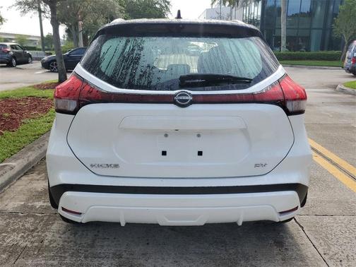 2022 Nissan Kicks SV