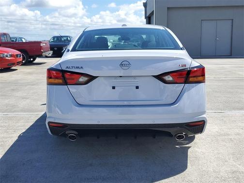 2025 Nissan Altima SR