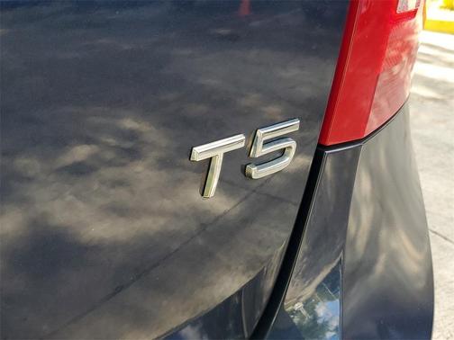 Caspian Blue Metallic 2014 Volvo S60 T5