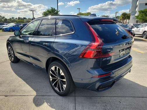 2026 Volvo XC60 B5 Plus