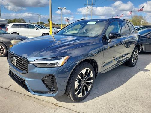 2026 Volvo XC60 B5 Plus