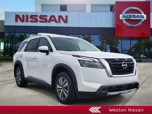 2025 Nissan Pathfinder SL