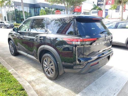 2023 Nissan Pathfinder S