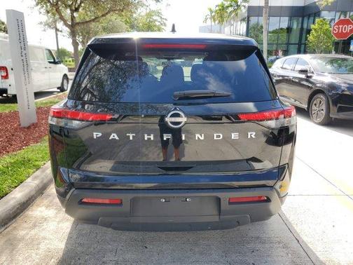 2023 Nissan Pathfinder S