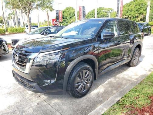 2023 Nissan Pathfinder S