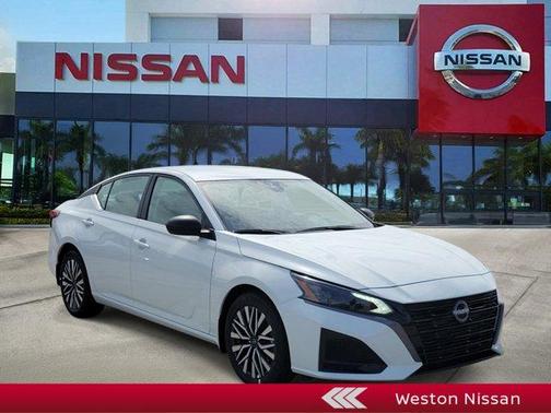 Pearl White Tri-Coat 2026 Nissan Altima SV