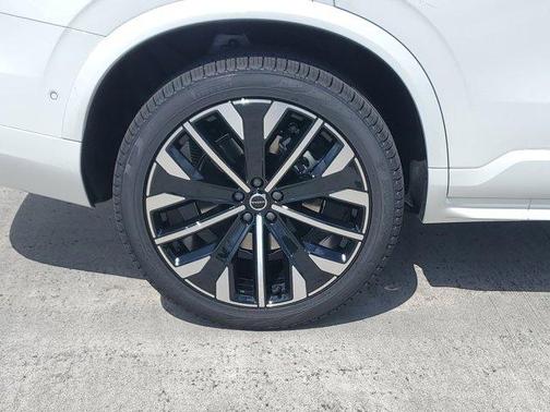 2026 Volvo XC90 B6 Ultra Dark Theme 7-Seater
