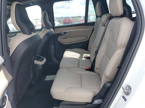 2026 Volvo XC90 B6 Ultra Dark Theme 7-Seater