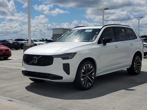 2026 Volvo XC90 B6 Ultra Dark Theme 7-Seater