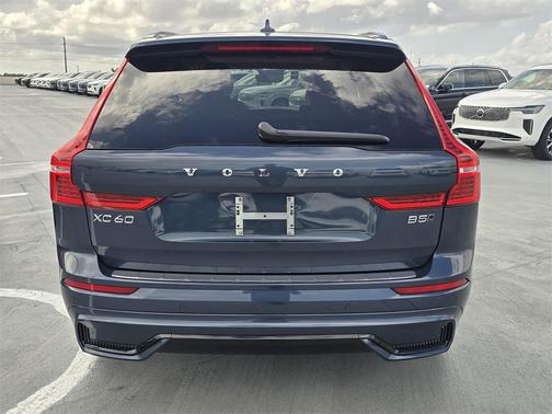 2025 Volvo XC60 B5 Plus