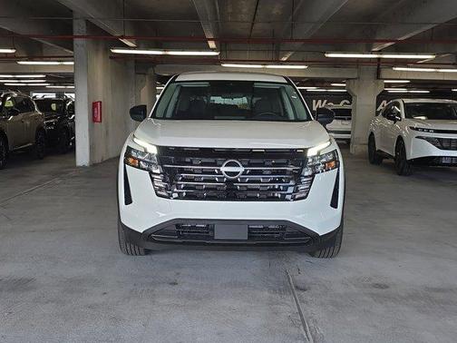 2026 Nissan Pathfinder S