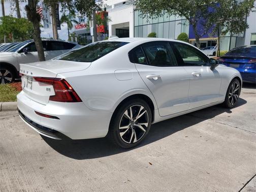 2025 Volvo S60 B5 Core
